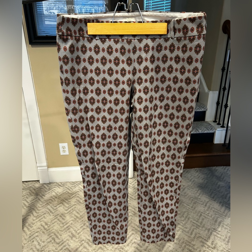 J. Crew Women’s Gray and Red Patterned Capris Stretch size 8